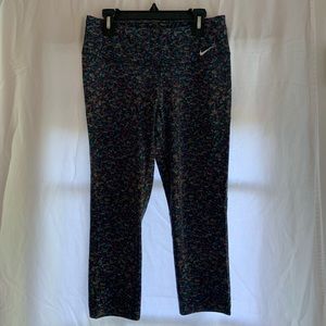 🌸 Nike Camo Leggings Size Small